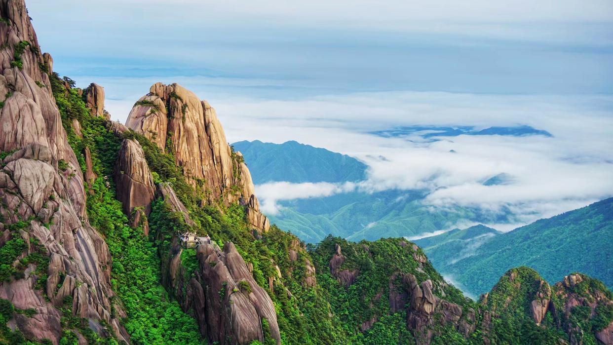 中国最难爬的三座名山（我国有3座“难爬”的名山，有生之年一定要去一次，别留下遗憾！）