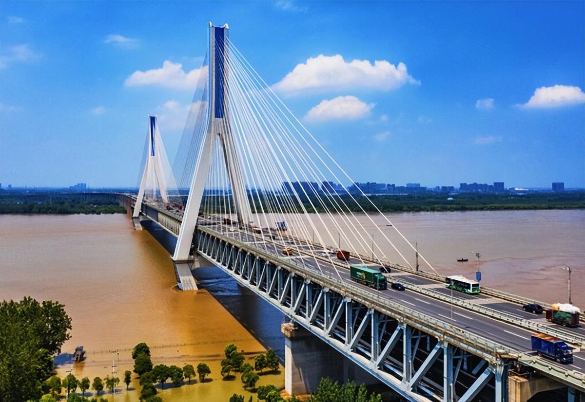 武汉天兴洲长江大桥为何成为中国造价最昂贵的长江大桥的？