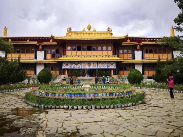 西藏春节旅游最合适的地方（西藏春节旅游十大好玩景点）